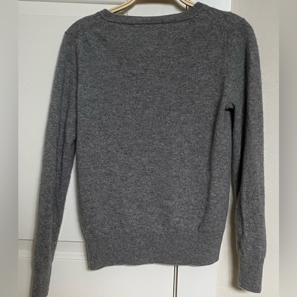 Quince Mongolian Cashmere V Neck Sweater in Grey - Picture 7 of 9